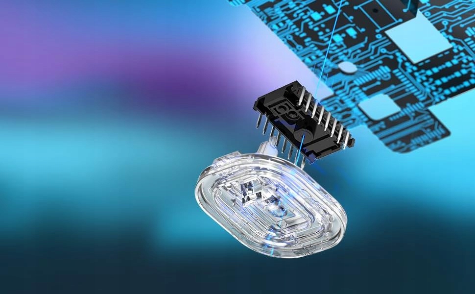 Sensor optyczny PixArt PAW3395 o czułości 26000 DPI w myszce gamingowej.